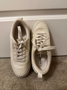 Link Woven Knit Lace-Up Sneakers in Cream